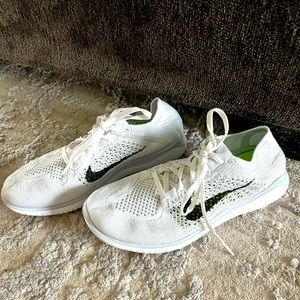 Nike Free RN Fkyknit white tennis shoe size 9.5